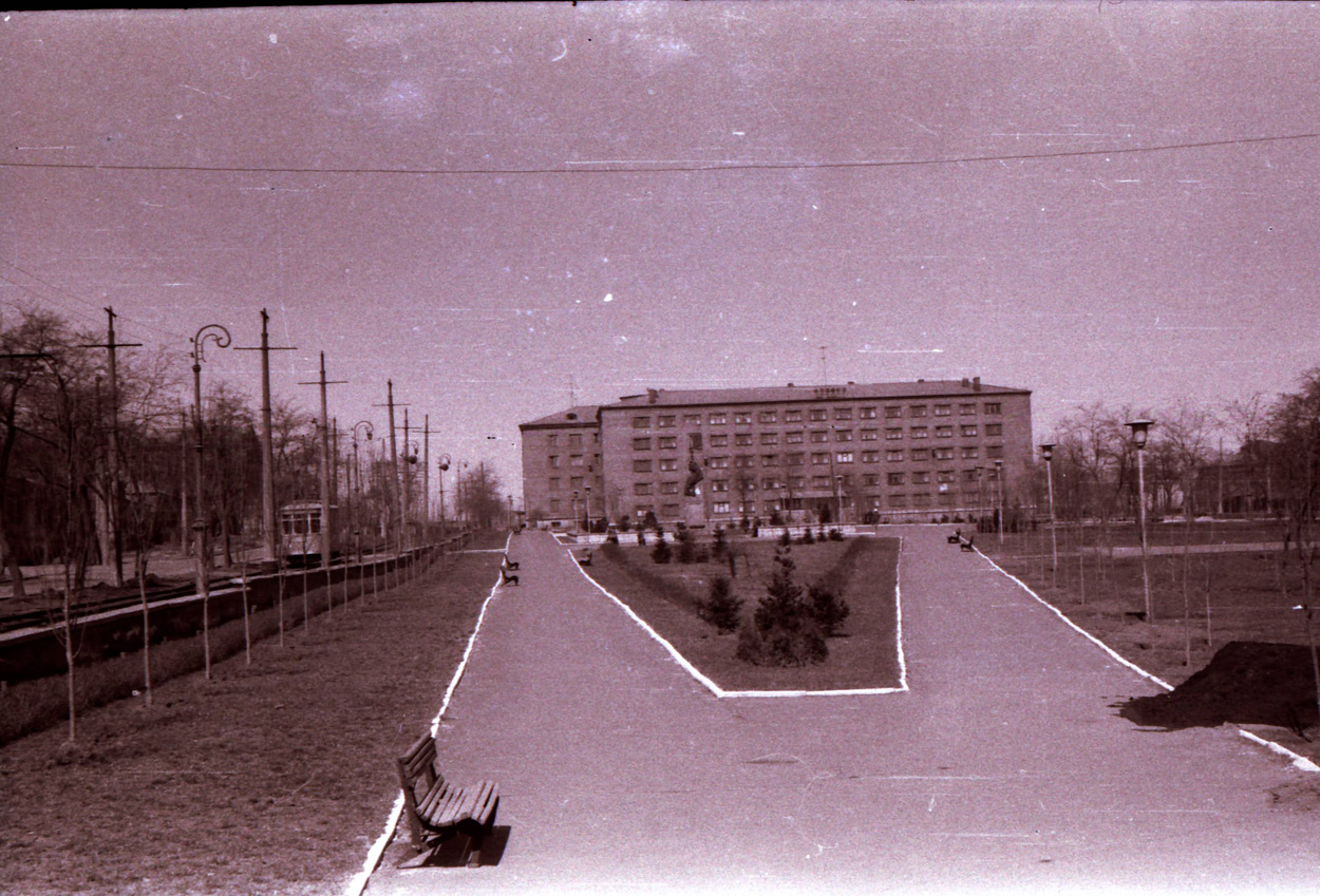 Yenakiyeve, Партизанская улица, 100. Yenakiyeve — Historical photos