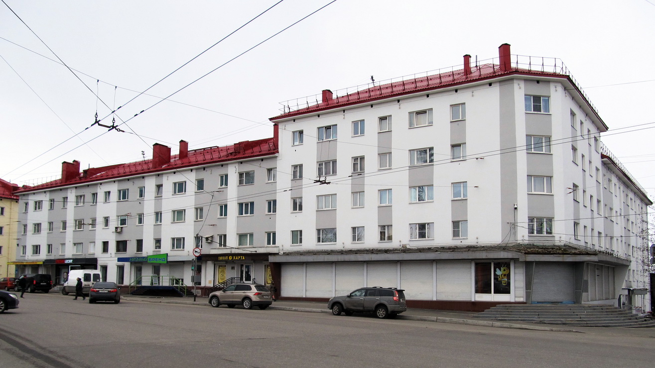 Мурманск, Улица Коминтерна, 24; Привокзальная улица, 10