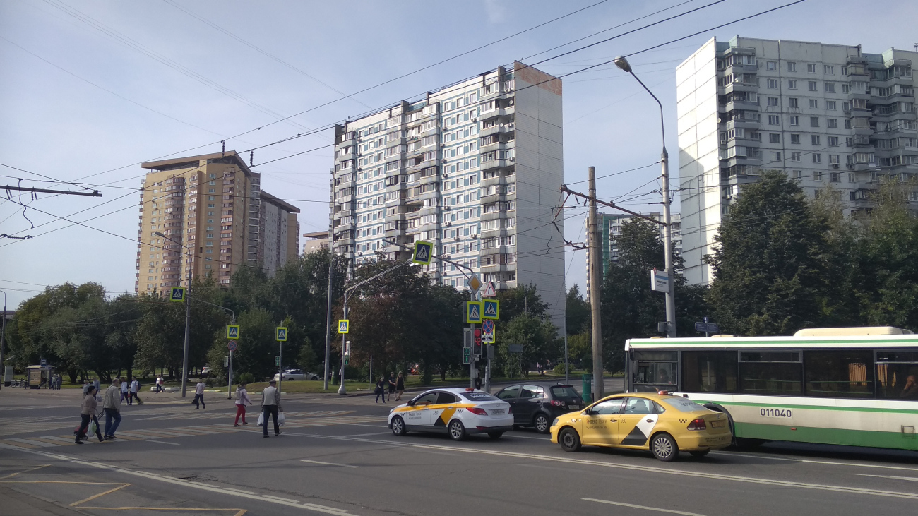 Moscow, Улица Академика Анохина, 12 корп. 2; Никулинская улица, 6 корп. 1