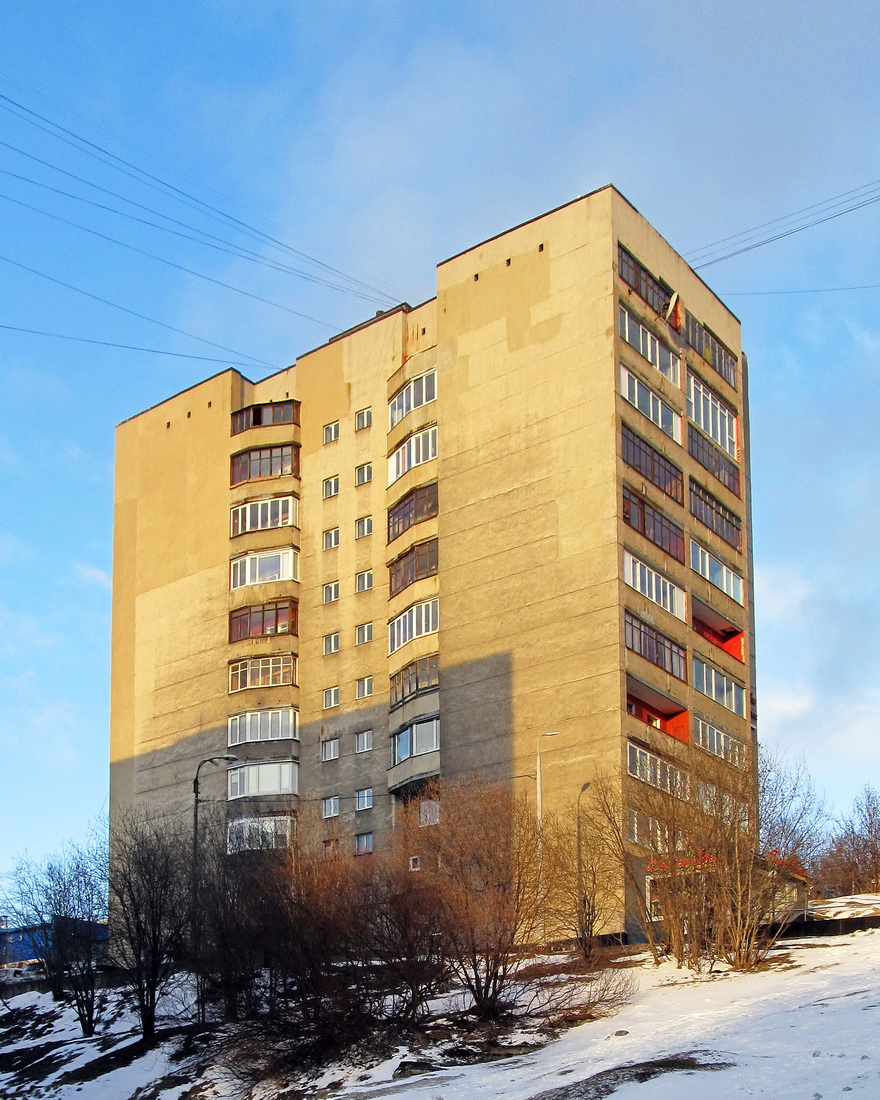 Murmansk, Улица Воровского, 20