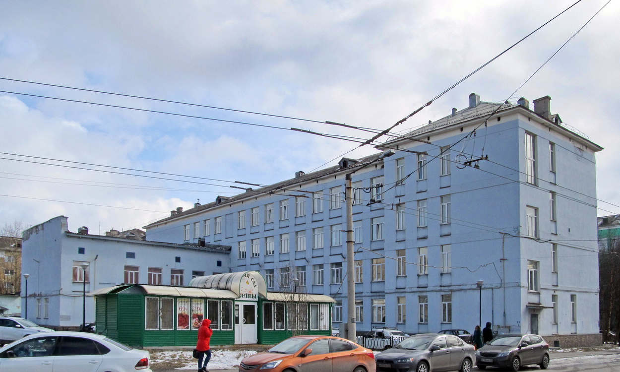 Murmansk, Комсомольская улица, 10