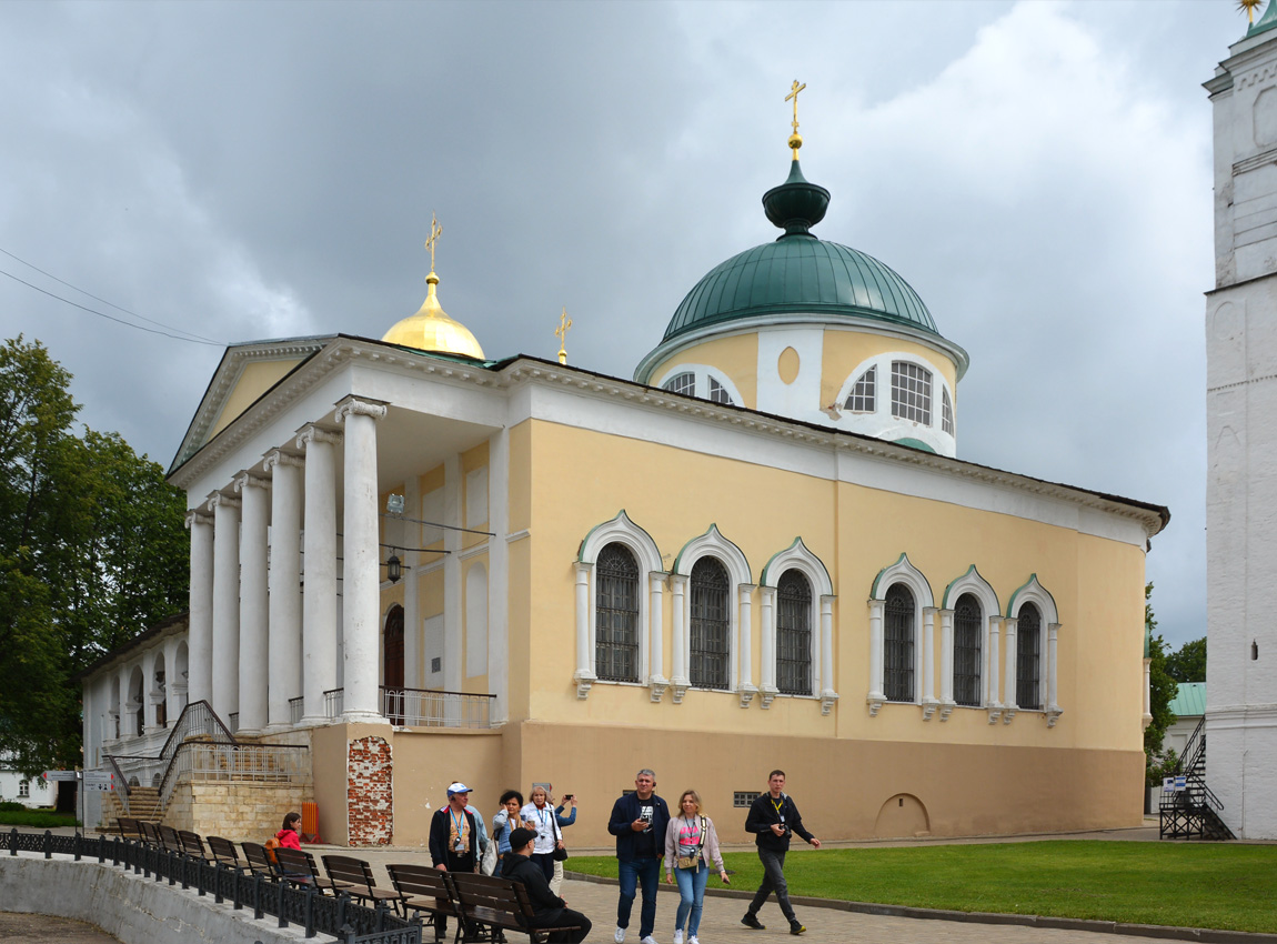 Ярославль, Богоявленская площадь, 25 Церковь Ярославских Чудотворцев