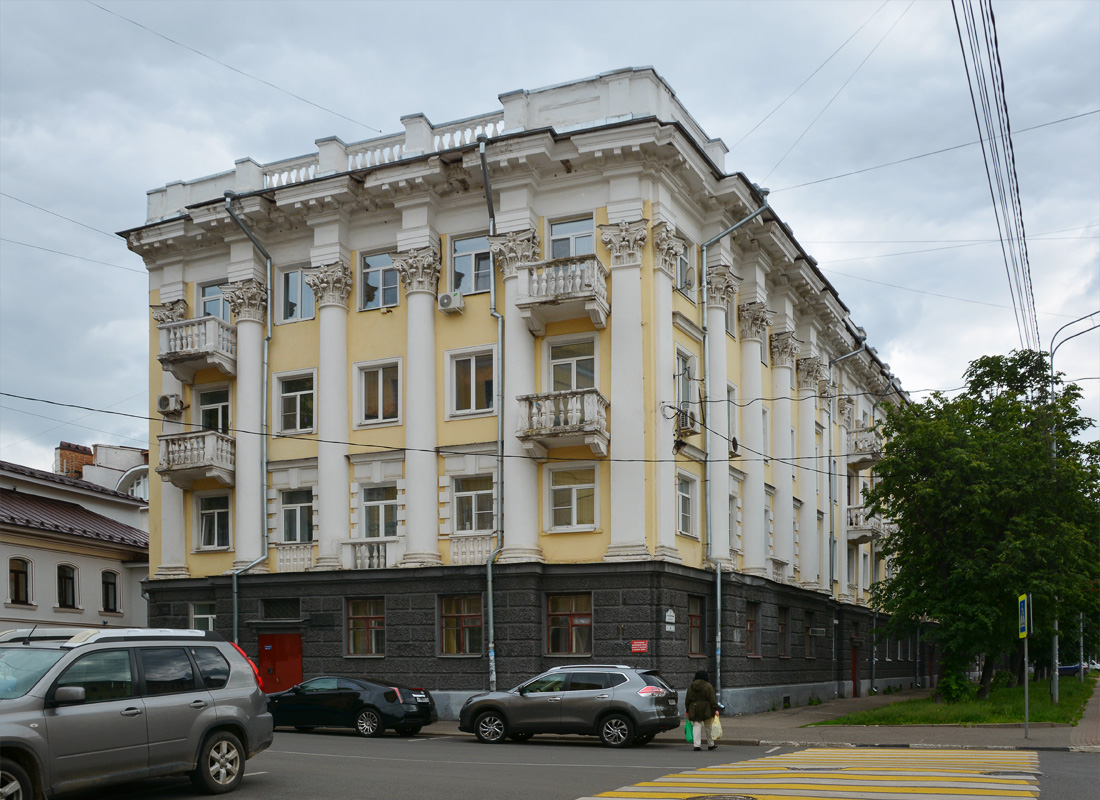 Yaroslavl, Советская улица, 4 / улица Кедрова, 9