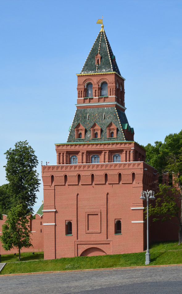 Москва, Кремль, 9 (Константино-Еленинская башня)