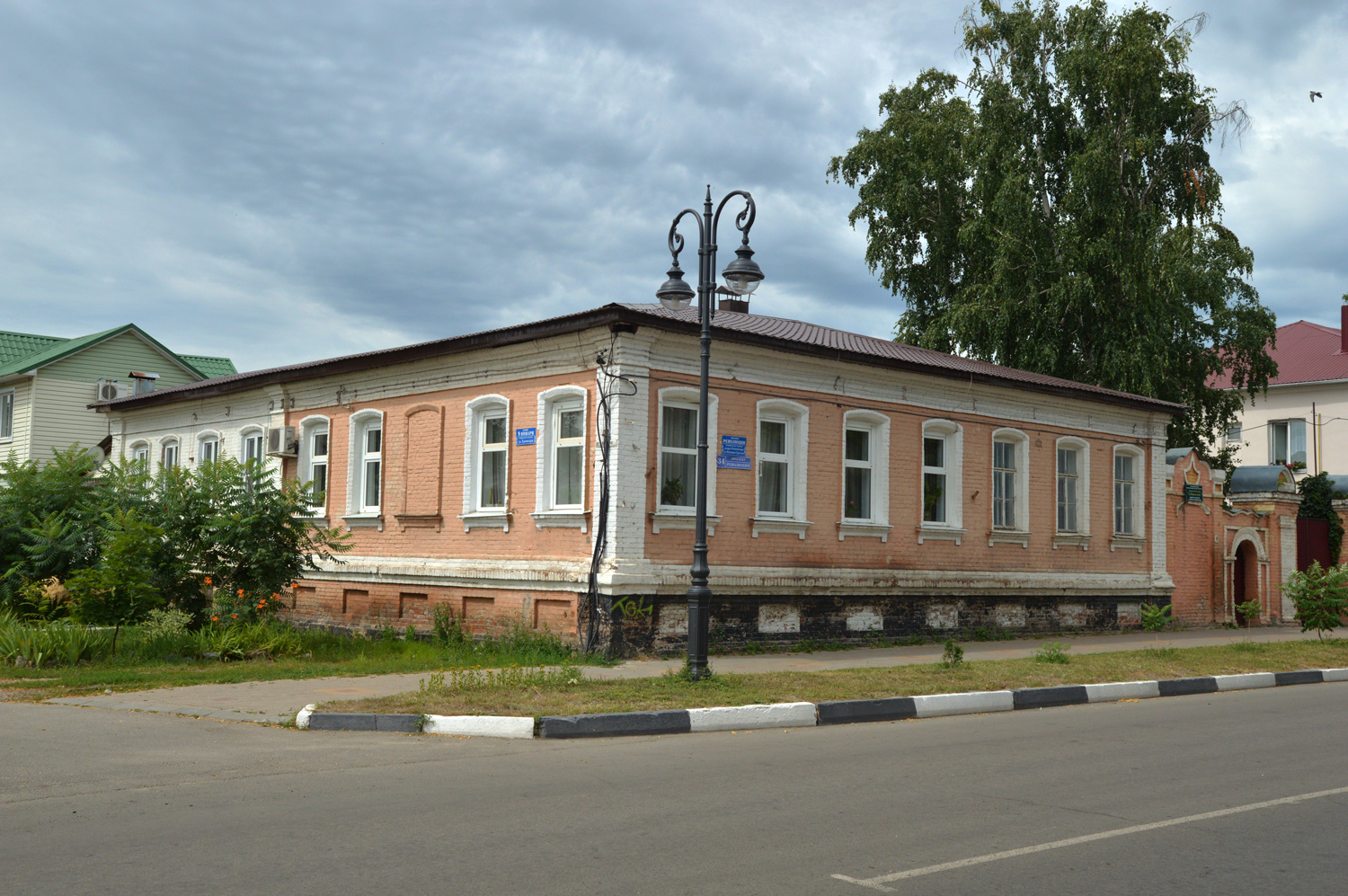 Pavlovsk, Проспект Революции, 34