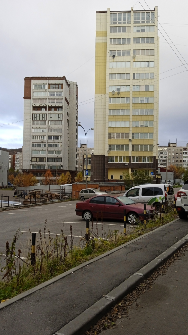 Murmansk, Кольский проспект, 156
