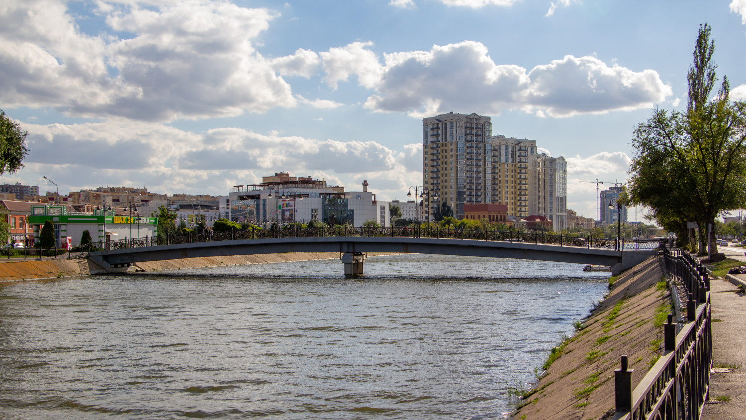 Астрахань, Мост Дружбы России и Азербайджана