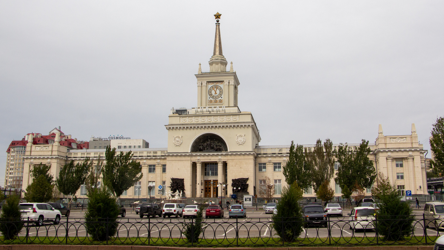 Wołgograd, Привокзальная площадь, 1