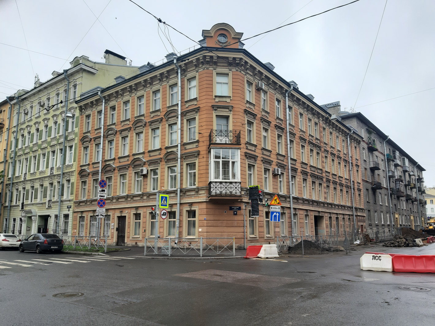 Санкт-Пецярбург, Прилукская улица, 29 (подъезды 4-5)