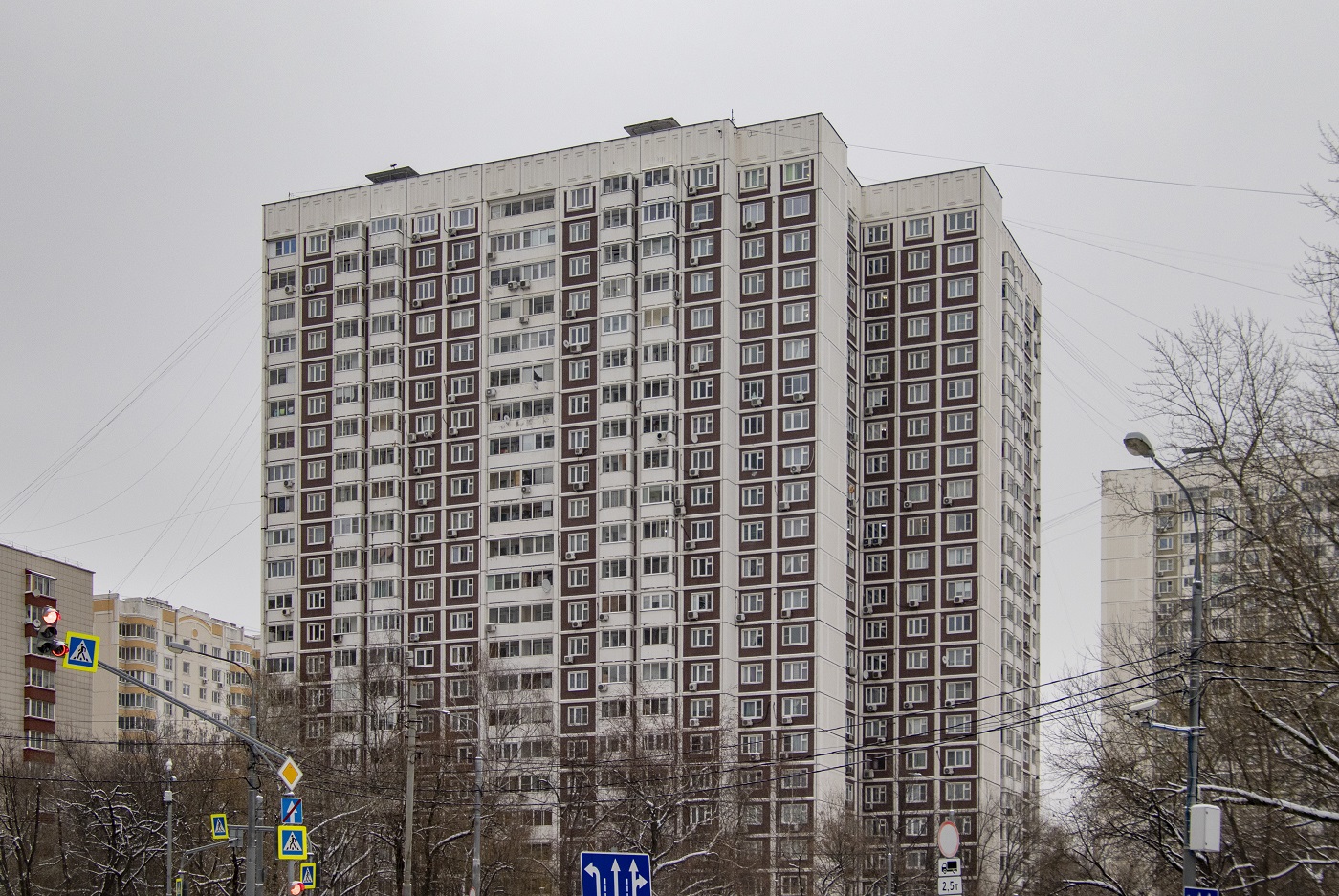 Moscow, Улица Дыбенко, 2