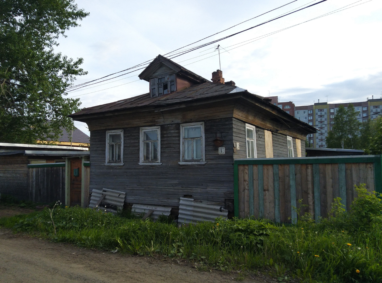 Archangielsk, 2-й Банный переулок, 5 / Улица  Сибирякова, 3