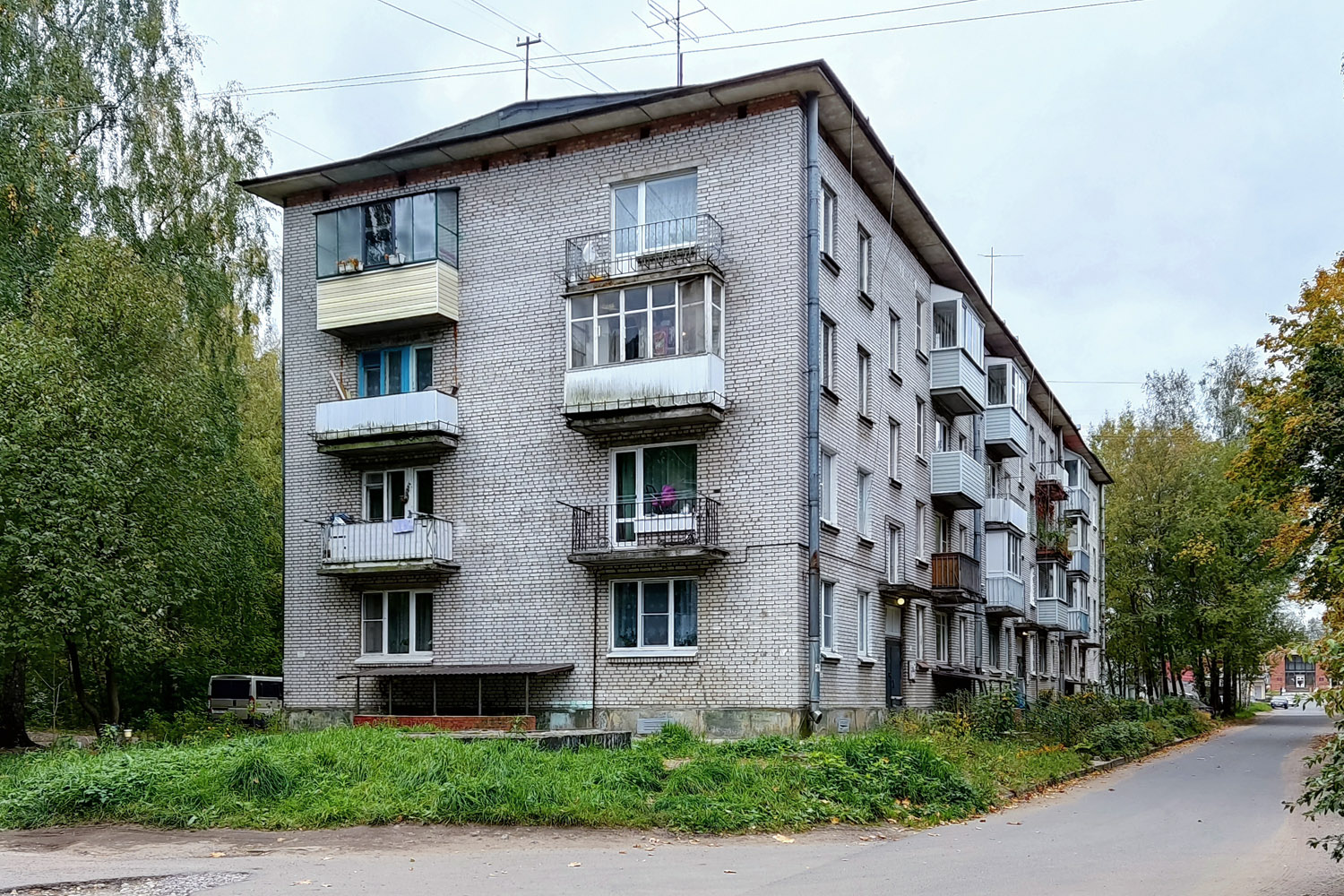 Lomonosov District, other localities, Лебяжье, Комсомольская улица, 3