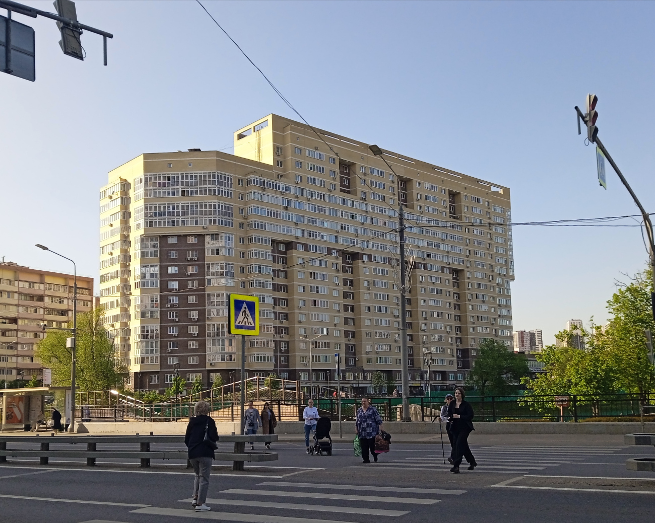 Sosenskoye settlement, Пос. Коммунарка, Улица Александры Монаховой, 23
