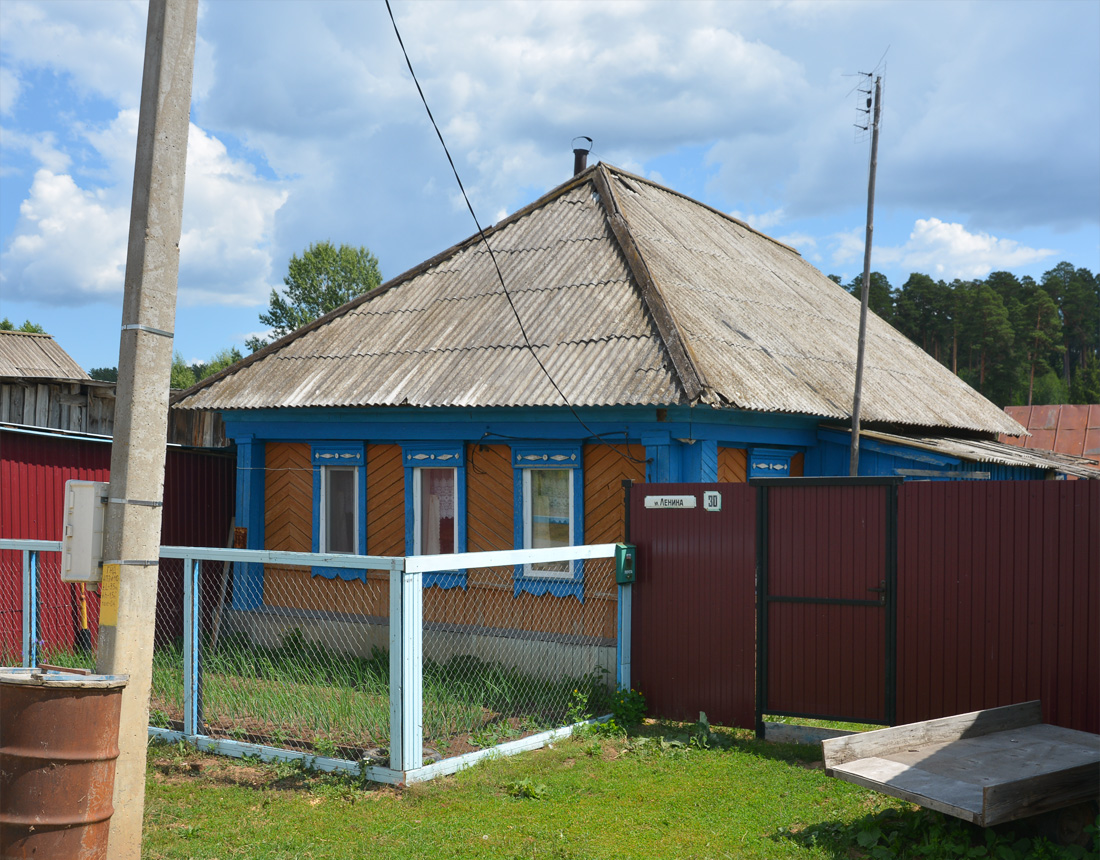 Kukmor district, other localities, С. Лубяны, улица Ленина, 30