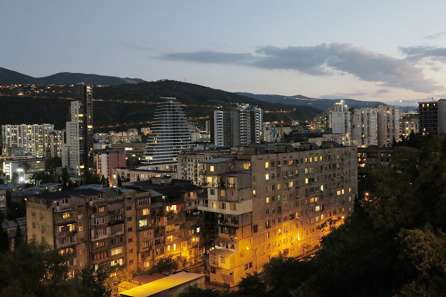 Тбилиси, Улица Зураба Анджапаридзе, 4; 2-й переулок Зураба Анджапаридзе, 7; Улица Шалва Нуцубидзе, 217. Тбилиси — Панорамы