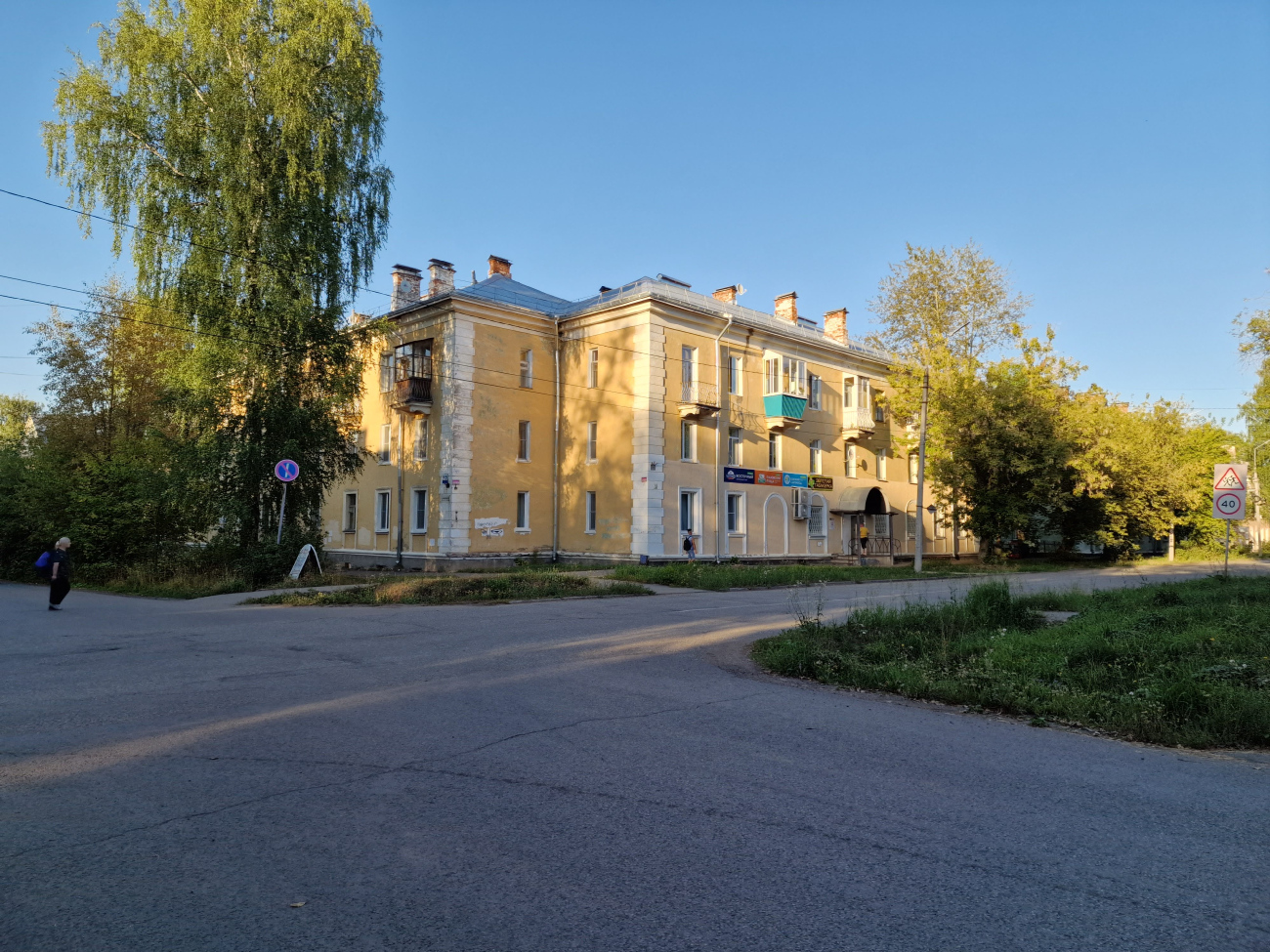 Glazov, Комсомольская улица, 15