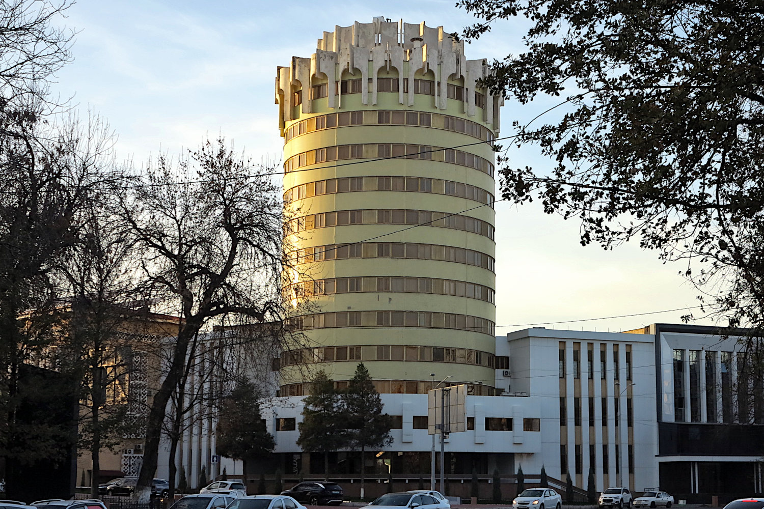 Ташкент, Проспект Амира Темура, 16