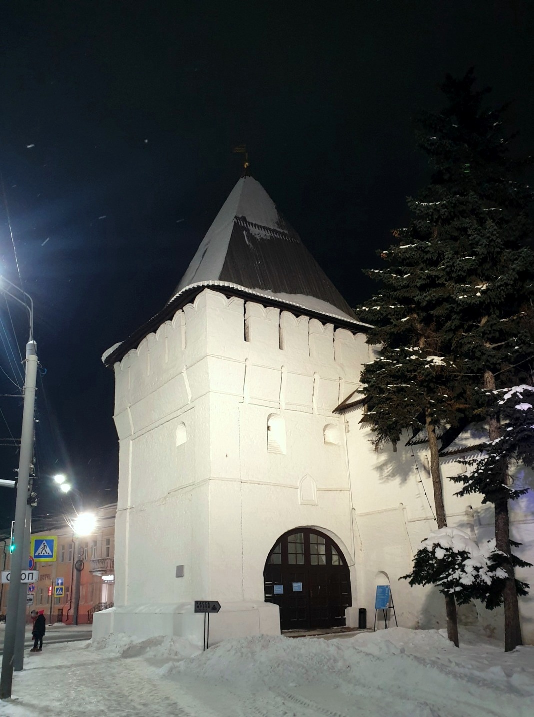 Ярославль, Богоявленская площадь, 25 Угличская башня